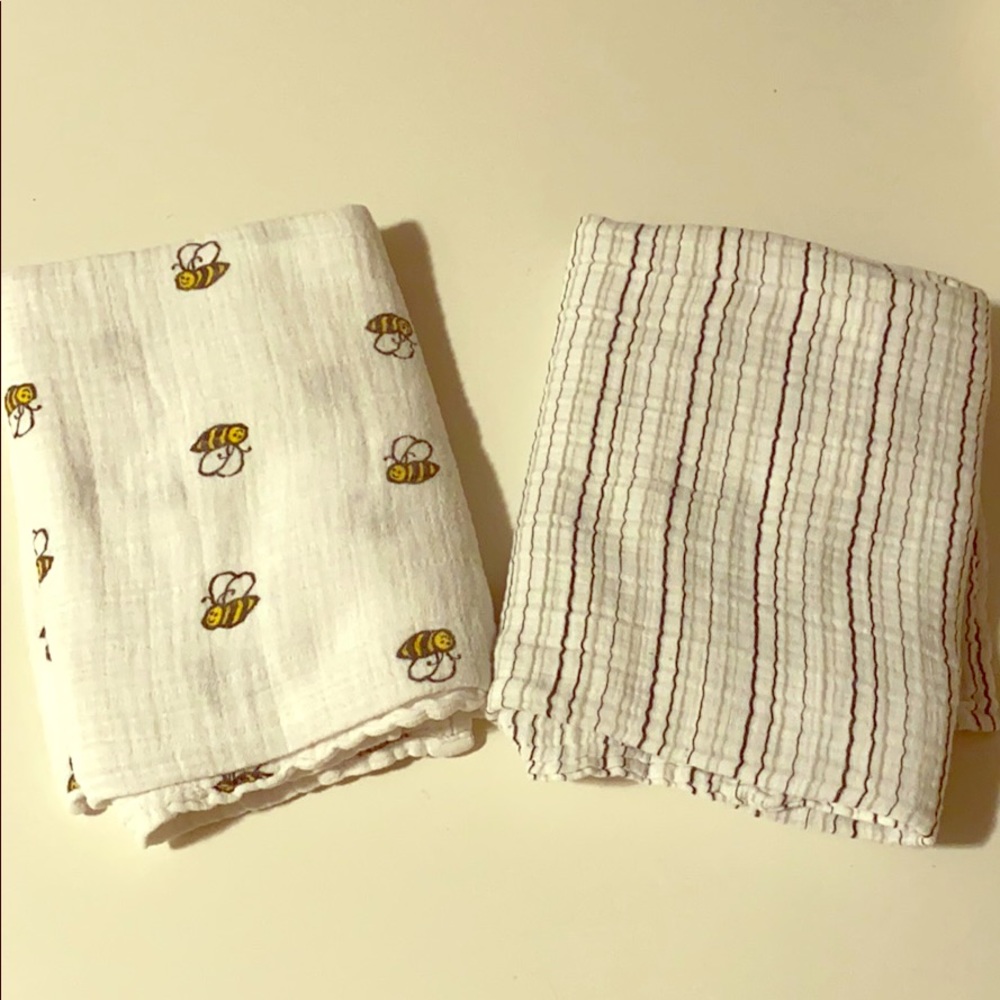 2pc. Aden+Anáis Muslin baby blankets